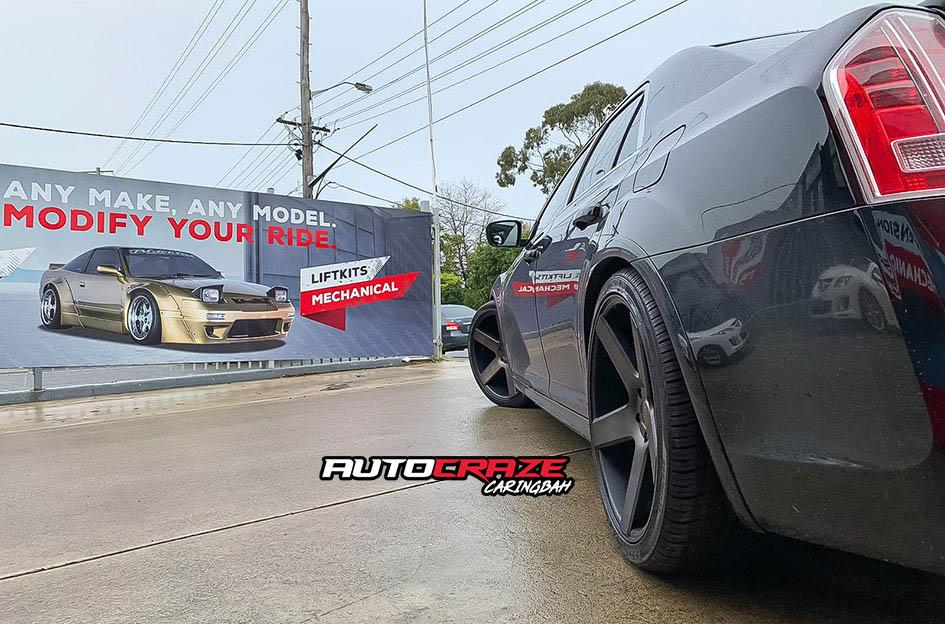 CHRYSLER 300C BALLER BLACK AND DDT